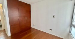 Se vende acogedor departamento con balcon y vista a lindo jardin interno en Miraflores